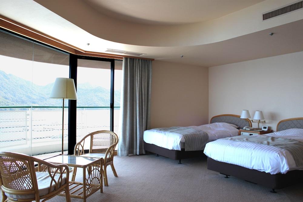 Aki Grand Hotel & Spa Hatsukaichi Bagian luar foto